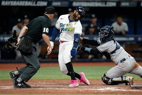 Jake Bauers’ misplay in left field sinks Yankees as Rays take series opener
